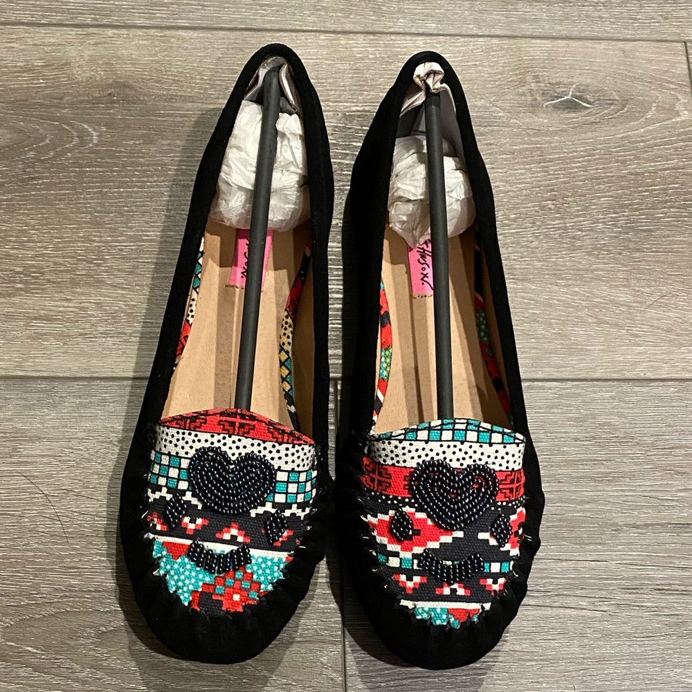 ***SOLD*** Betsey johnson flats 6.5